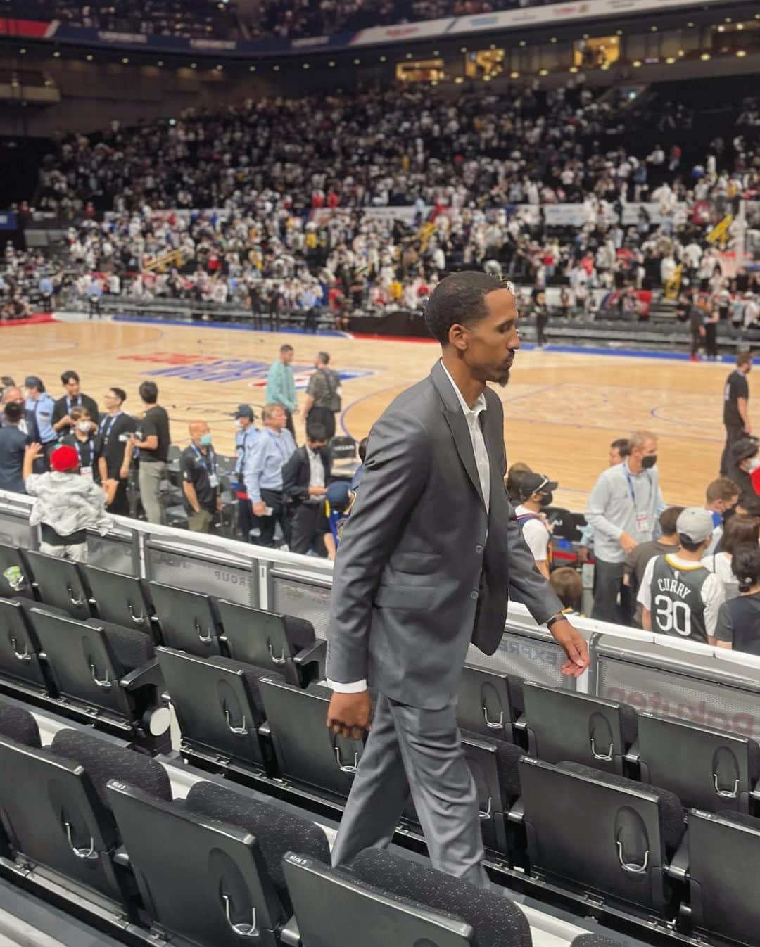 宮河マヤさんのインスタグラム写真 - (宮河マヤInstagram)「Day 1. Happy to be back here after three long years! 好久不見 nba✨  久々の試合、沢山の交流や仲間との数年ぶりの再会。素晴らしい時間をありがとうございました。携わった全ての皆様、本当にお疲れ様でした🙏  #nbajapangames #nba #goldenstatewarriors #washingtonwizards」10月3日 14時14分 - maya_m0901