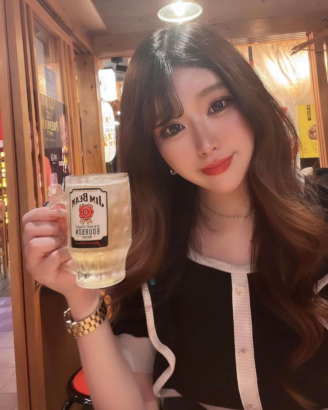 一条ラムのインスタグラム：「. . お酒は20歳から🫡💗💗💗笑 . #selfie #横丁 #お酒好き女子 #ハシゴ酒  #follow #followforfollowback」