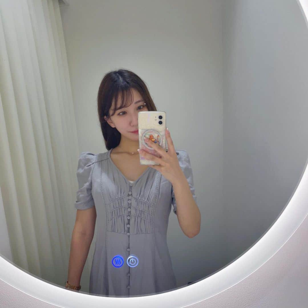 RIHOのインスタグラム：「🤍💙  MYビューティクリニックさんでお肌のメンテナンスしてもらいました🫶🏻  最新の画像診断機VISIAを使って無料で肌の状態を撮影し、自分に本当に合った施術を提案してくれます！  私も当日お肌の状態を見てもらって、予約時と違う施術に変えてもらいました！  しっかりと見てくださったので安心して受けれました😌  とても清潔感のある店内で男性でも女性でも通いやすいと思います☺️  今なら”里歩の紹介”で予約するとポイント5,000円分がもらえます🫶🏻 この際に是非🫶🏻  #MYビューティクリニック #マイビューティクリニック #美容サロン」