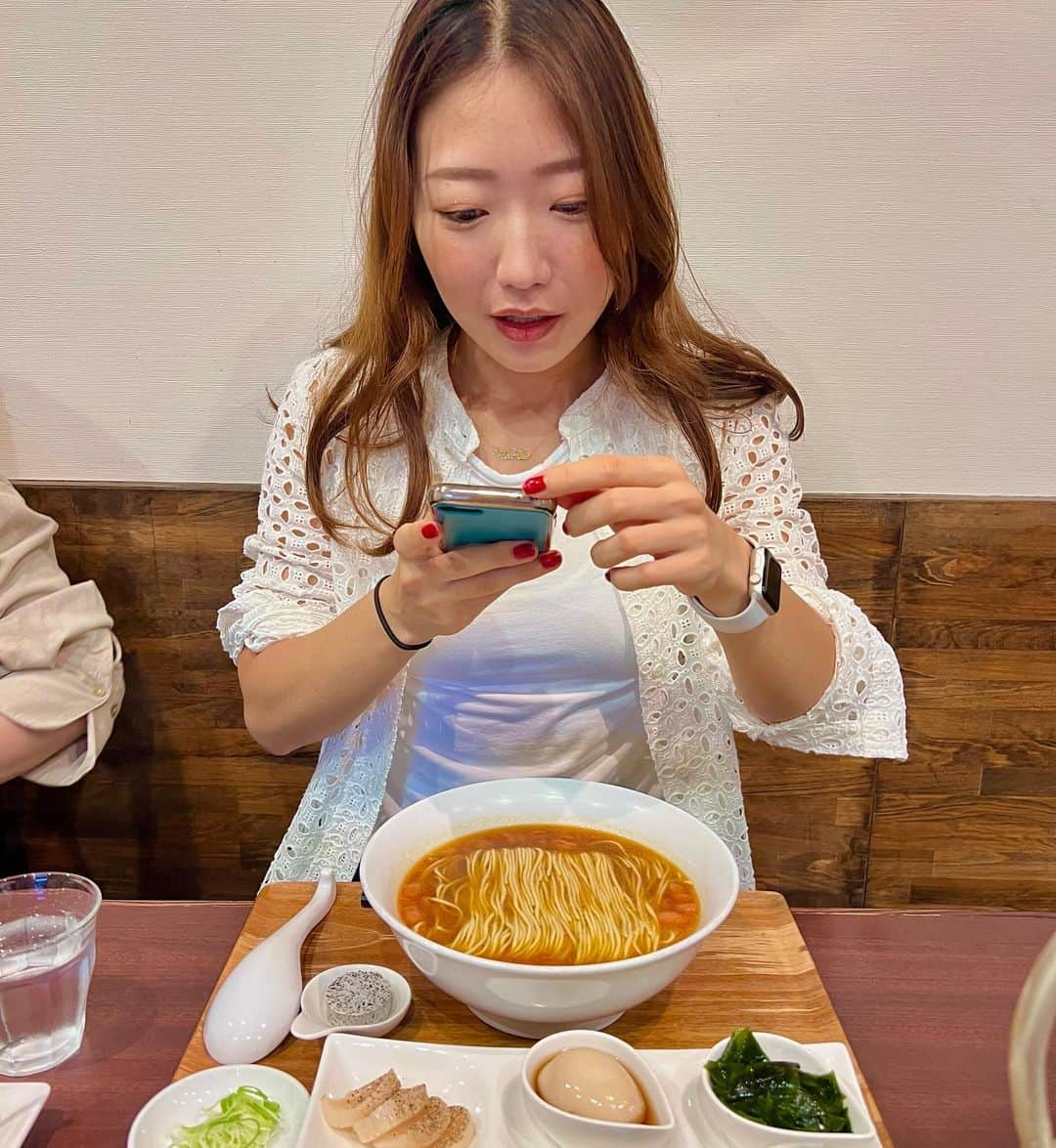 CRAZY COCOさんのインスタグラム写真 - (CRAZY COCOInstagram)「Are you guys good 麺？Bad 麺？ Gentle men🤤🍜❣️  #個人的に一番好きなネタGentle麺#東京CAと大阪CAの違い#ラーメン#ホタテ出汁#ペスカタリアン#ペスカタリアンラーメン#麺好き#ramen#pescatarian#pescatarianmenu#foodie#brekkie#朝からラーメン2杯食べたん人生初#オーナーさんがファンでいて下さっていると聞き突撃訪問#むちゃくちゃ喜んで下さって感激した#元気頂いた#象印の魔法瓶にスープ入れて持ち歩きたいぐらいうまい#情熱と愛情は伝わる#勉強させて頂きました#黄体ホルモンの奴隷の時期は食欲ばぐる#センター分け目ハゲ#モーゼの海割り#cocoの分け目割り」10月3日 16時51分 - crazycoco0906