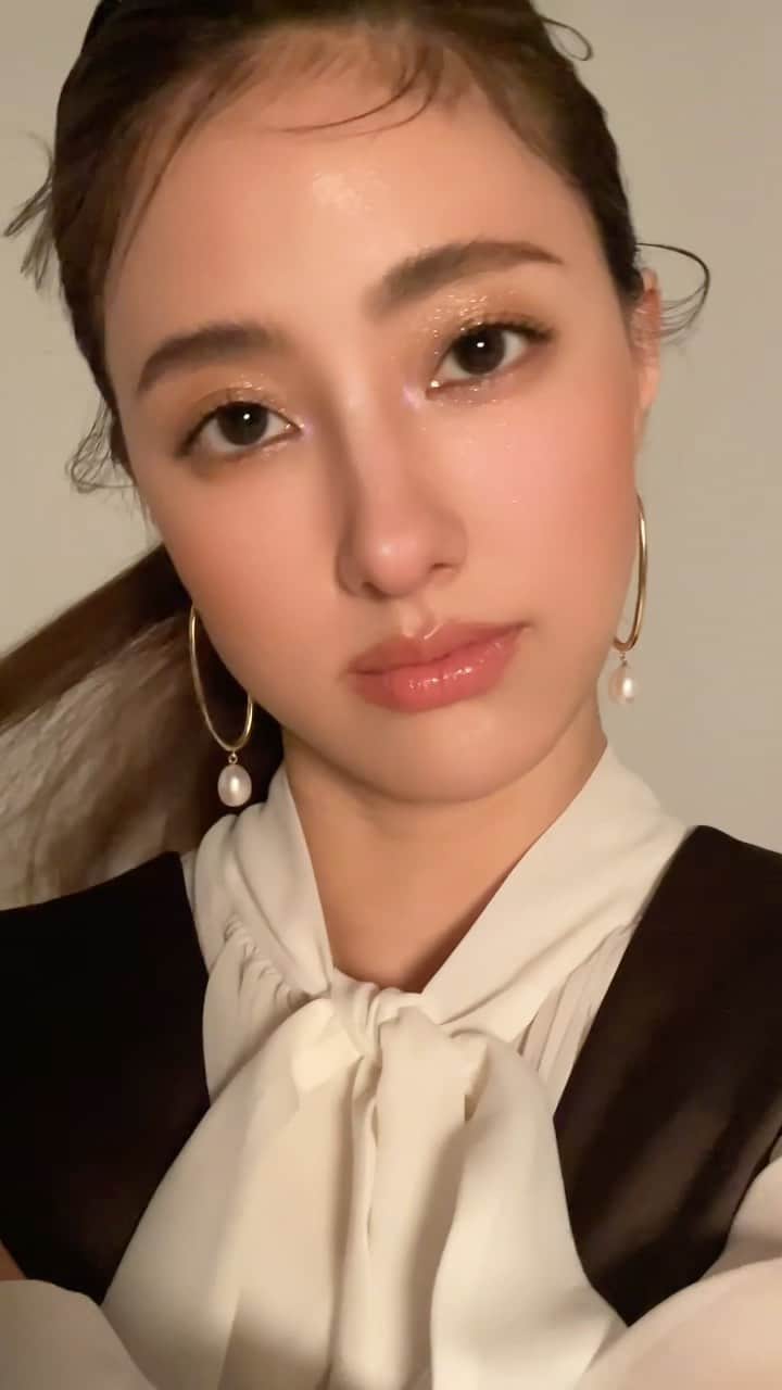 愛甲千笑美のインスタグラム：「@lunasolofficial」