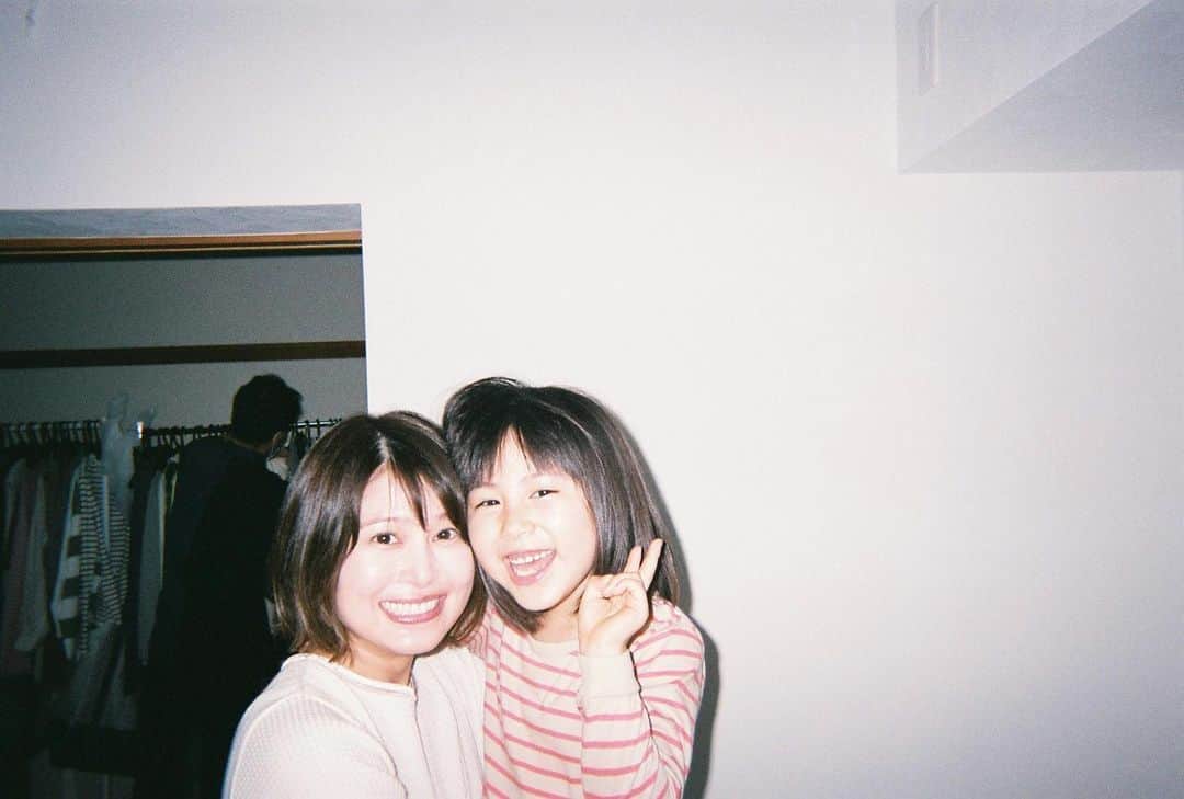夫婦円満レシピ〜交換しない？一晩だけ〜のインスタグラム：「志保と梢✌️  いよいよ今週から始まります！ #夫婦円満レシピ 〜交換しない？一晩だけ〜  放送に先駆けて、今日深夜0時30分から 「秋のテレ東ドラマ大特集！」が放送されます🍁  #佐津川愛美 さん& #千賀健永 さん インタビューや見どころもたっぷり👀✨  ぜひ、お見逃しなく！！！  #紙崎瑛茉 #テレビ東京」