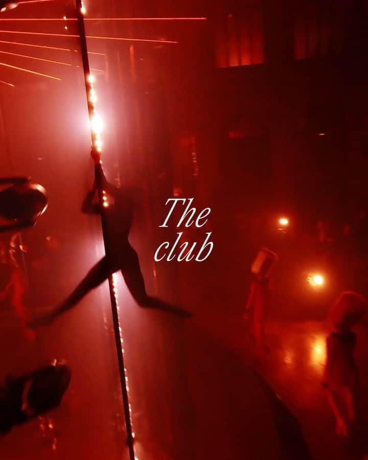 のインスタグラム：「CALZEDOMANIA | The Club 💫  #calzedomania」