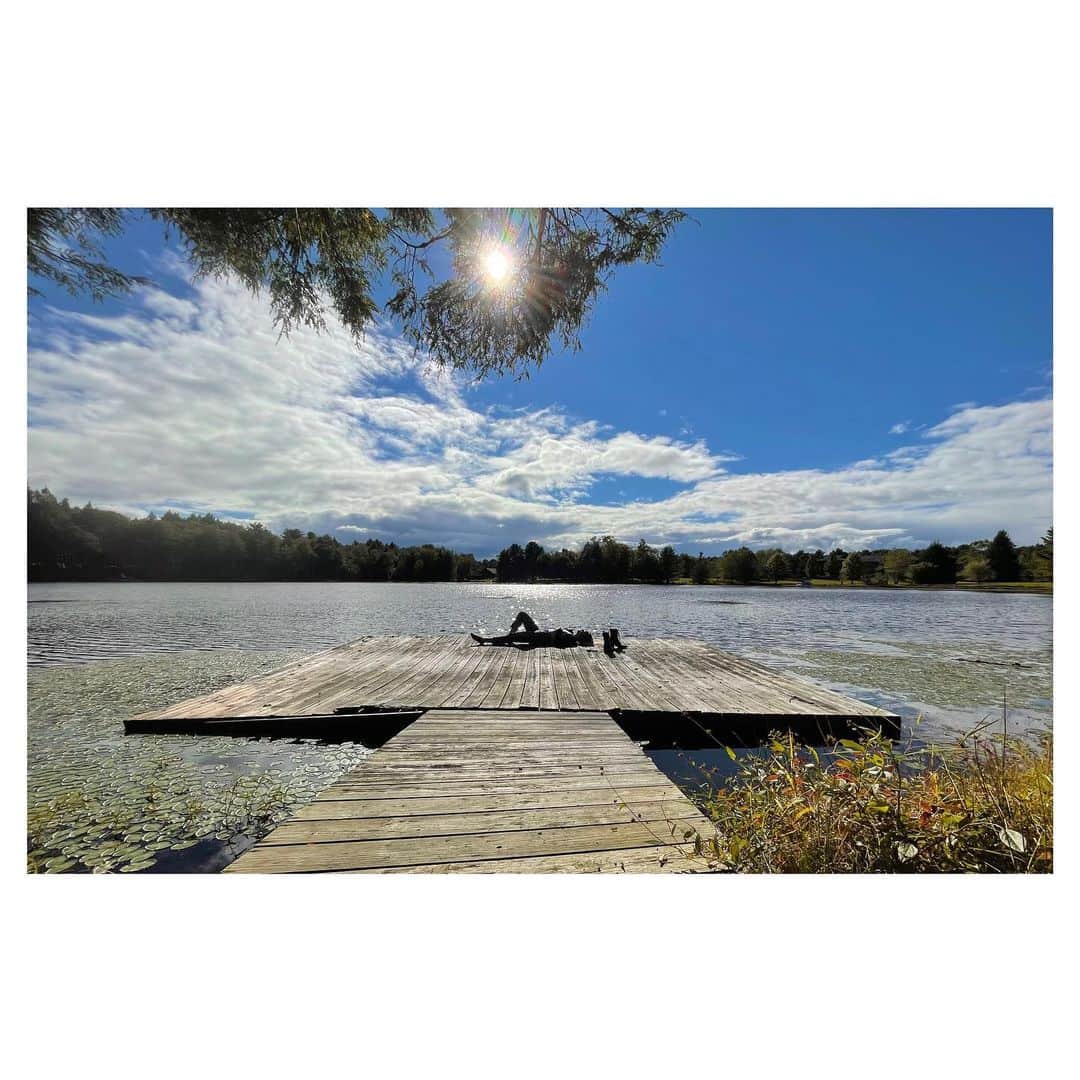 シャンテル・ヴァンサンテンのインスタグラム：「If I sang you a song on floating dock, would you bring my whole world to a stop? #RainbowChasing #StarGazing #UpstateEuphoria」