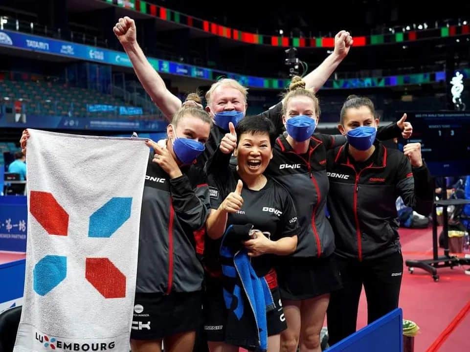 DE NUTTE Sarahさんのインスタグラム写真 - (DE NUTTE SarahInstagram)「Unbelievable!!! We are in the last 16 of the World Championships 🌏😍🏓  After beating Thailand 🇹🇭 3:1, we made it 💪🏽  So much fun to be in this team 🥰  We want to thank everyone for their support ❤️🤍💙  #LetsMakeItHappen 🇱🇺  @wtt」10月4日 1時40分 - sarahdenutte