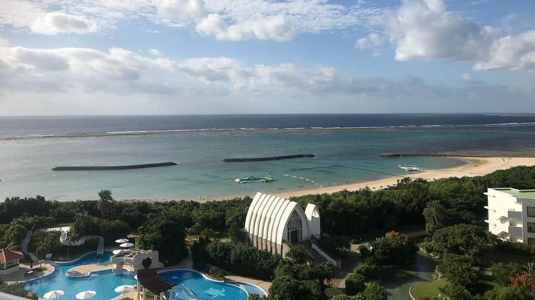 江原騎士さんのインスタグラム写真 - (江原騎士Instagram)「. . 今年は沖縄で開催するSWANS CUPに出場します！ OWS出てみたいけどまだ迷っていいるという方、スイムレッスンもあるのでぜひ一緒に綺麗な海で泳ぎましょう！ . . 場所：石垣島　真栄里ビーチ 日付：10月29日（土） エントリー：10月4日まで受付中（今日までです！笑) . エントリーはこちらから https://www.sportsentry.ne.jp/event/t/88833 . #swanseyewear #swans #swanscup」10月4日 13時41分 - ehara_knight