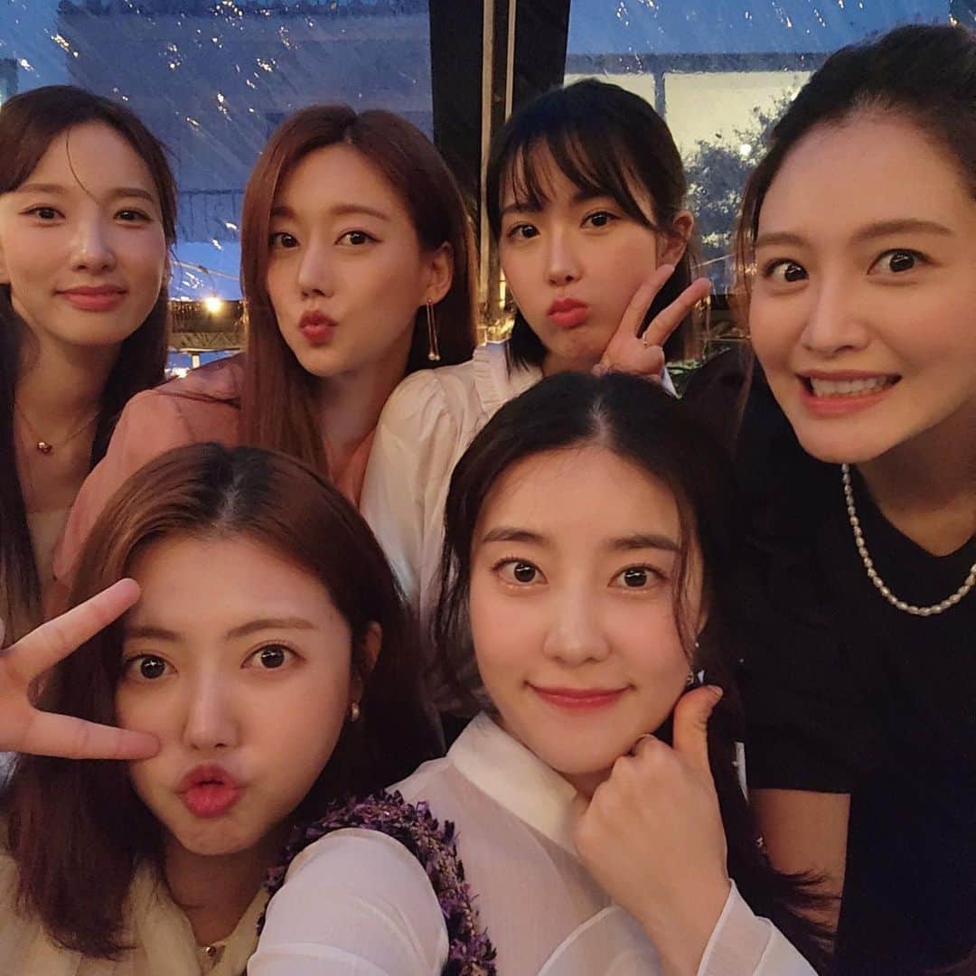 チョン・ユネ のインスタグラム：「🌈💖 소중 그 잡채 🥹 #rainbow」