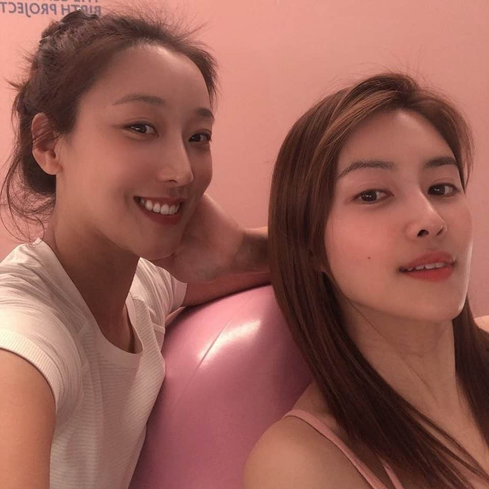 ク・チヨンさんのインスタグラム写真 - (ク・チヨンInstagram)「#pilates workout w @mimi__pilates 💕 미미쌤이랑 운동하는거 엄청 힐링 ㅠㅠ 고맙습니당 🥹🫰」10月4日 23時16分 - jiyeoncook