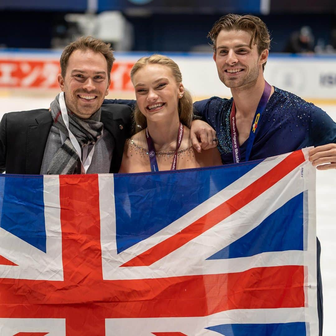 ニコラス・バックランドのインスタグラム：「Another brilliant week to be proud of! So much to take away from the competition and now @phebebekker_ and @_james.hernandez have really shown that they’re one of the worlds top Jr Ice Dance teams. So much to be excited for as we continue through the season. Thank you for the continued support @britishiceskating  . . . Photo credit: @jerem.ie  #teamgb #jgpgdansk #britishiceskating #isu #isufigureskating」