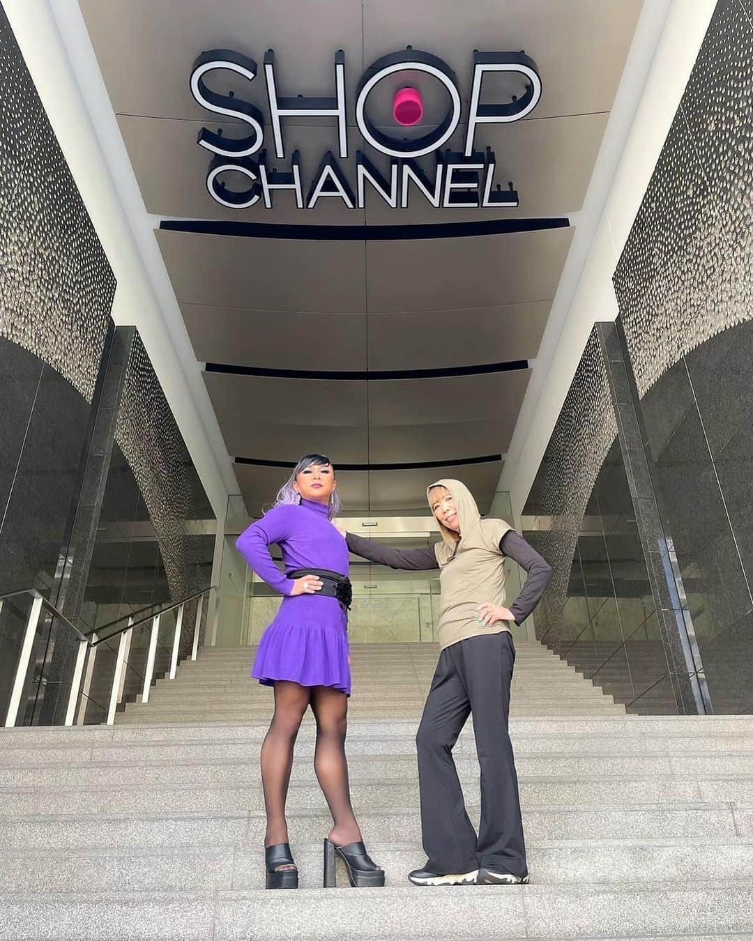 ミチコ ロンドンさんのインスタグラム写真 - (ミチコ ロンドンInstagram)「Now Shopping is also the entertainment.🛍🛒  キャストの千葉さん、ありがとうございました😊　  #shopchannel  @shopch.jp  #ショップチャンネル #michikolondon」10月4日 15時39分 - michiko_london_official