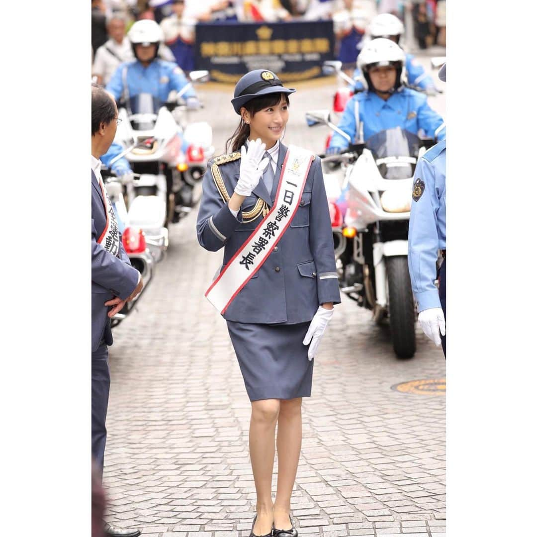 横山ルリカさんのインスタグラム写真 - (横山ルリカInstagram)「. 【🌾おしらせ🍁】  10/11（火）13:30〜15:00 JR桜木町駅前広場にて、  一日警察署長として 『安全・安心まちづくり旬間』 出陣式に登壇させていただきます🚔  1日警察署長は、6年前の加賀町警察署の元町パレードぶり✨👮‍♀️  啓発品のお渡し、Twitter（@ kurashi_anzen）のキャンペーンなどなどあります💌  お時間合う方は ぜひ、お越しください🌈  #1日警察署長  #JR桜木町駅前広場 #神奈川県警 #神奈川県くらし安全交通課 #安全安心まちづくり旬間」10月4日 18時05分 - rurika_yokoyama_official