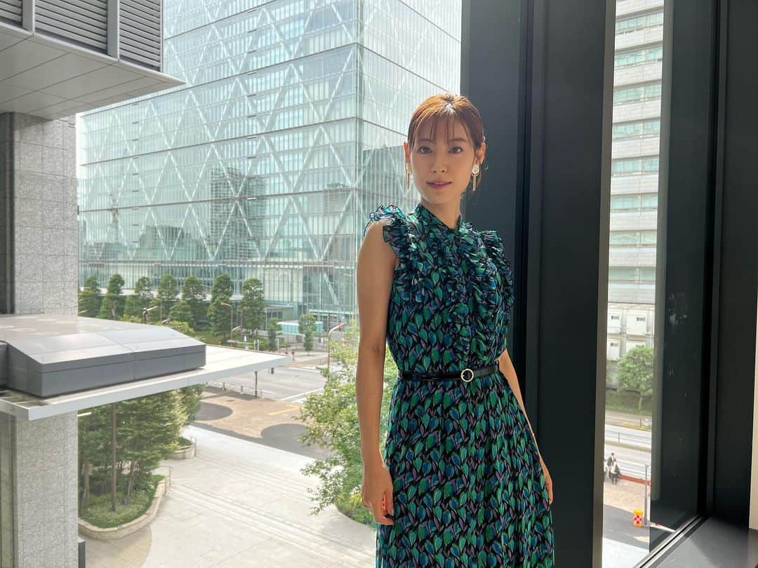 瀧本美織のインスタグラム：「. イメージキャラクターを務めさせていただいているNTT・TCリースの内定式イベントに出席してきました💃 皆さん、喜んでくれていたらいいなぁ✨  earrings: @petit_ami34」