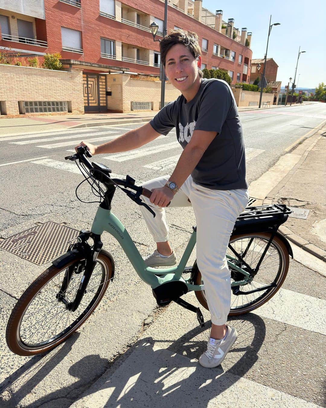 カルラ・スアレス・ナバロさんのインスタグラム写真 - (カルラ・スアレス・ナバロInstagram)「1 , 2 o 3?   Nueva bici, new bike.  Gracias @riesemuller 😍❤️」10月4日 20時07分 - carlasuareznava