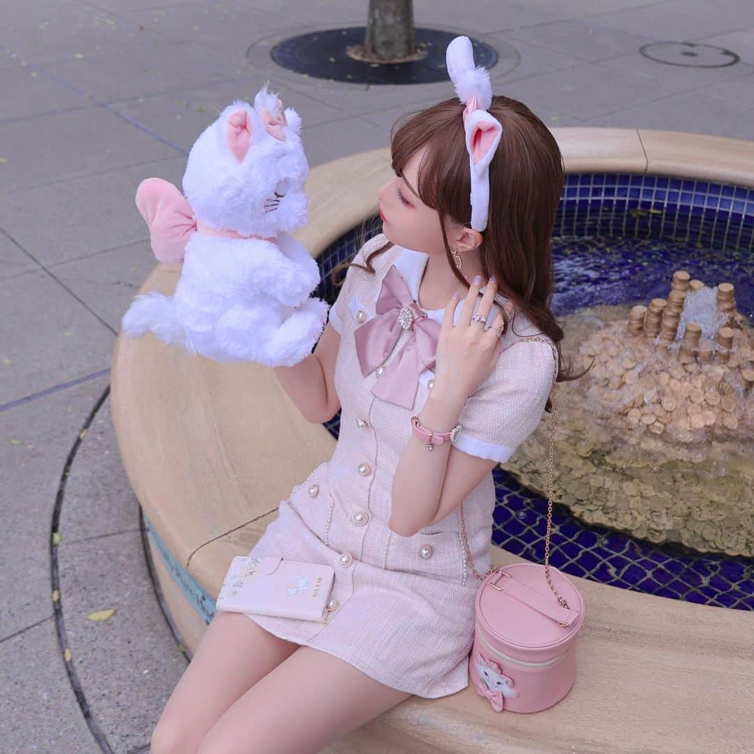 Chikako千佳子のインスタグラム：「marie 🎀 #ankrouge #アンクルージュ #量産型 #量産型コーデ #量産型女子  #marie #マリー #マリーちゃん #ディズニー #TDS #ディズニーシー #東京ディズニーシー #猫耳 #milkfashion」