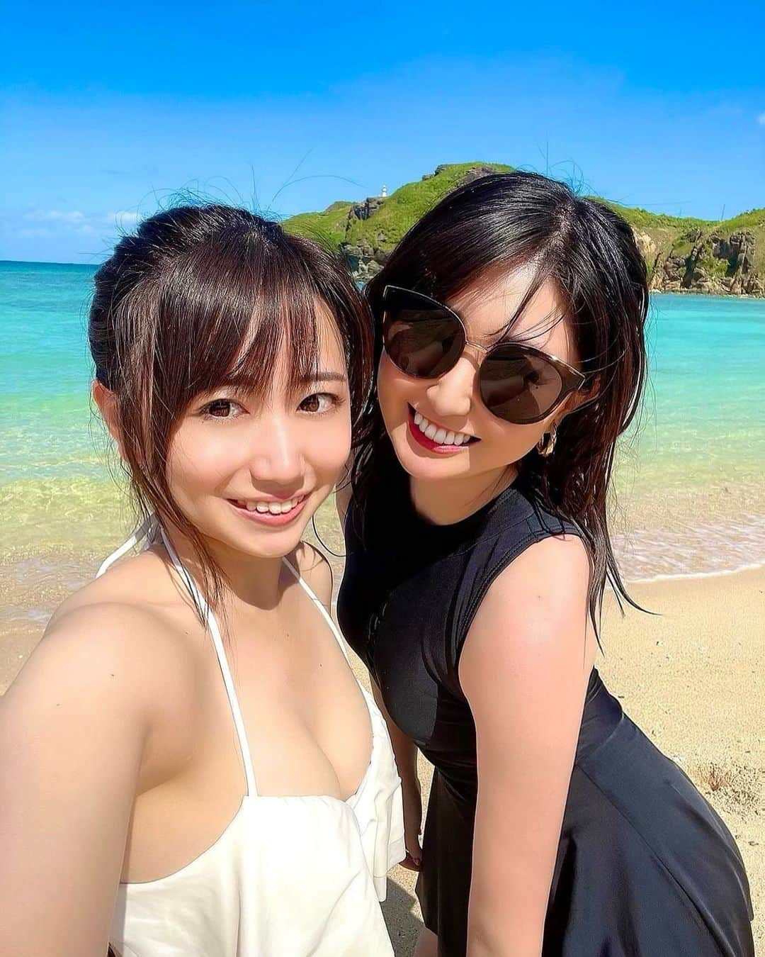 坂口莉果子さんのインスタグラム写真 - (坂口莉果子Instagram)「女子旅👩‍❤️‍👩 2022夏の思い出🌺  📍与那国島 ・ ・ ・ #japan #okinawa #yonaguni #beautifulview #beach #travelreels #horses #summer #japanesegirl #japanisland  #沖縄 #海 #旅行 #夏 #日本 #沖縄旅行 #instagood #水着コーデ #馬 #乗馬 #ヨナグニウマ  #ちまんま広場 #ナーマ浜 #六畳ビーチ #四畳ビーチ #海底遺跡 #与那国島 #日本最西端 #日本最西端の島 #女子旅」10月4日 21時18分 - rikakosakaguchi