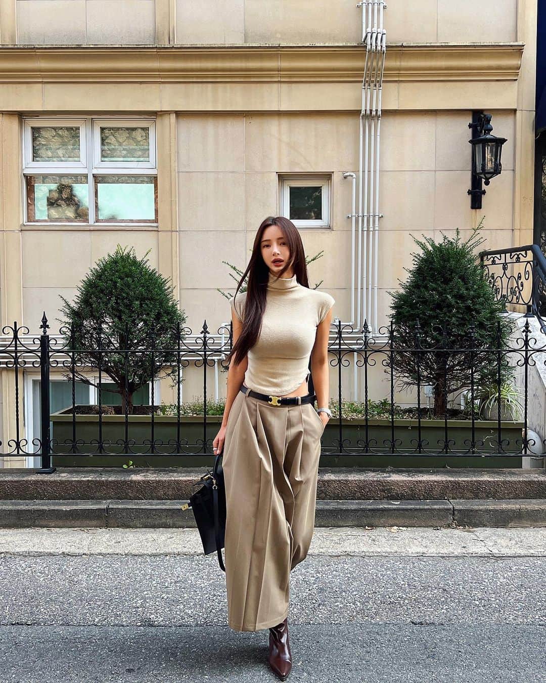 キム・ボラムのインスタグラム：「🍂오늘은 입어보기 라방예정🍂」