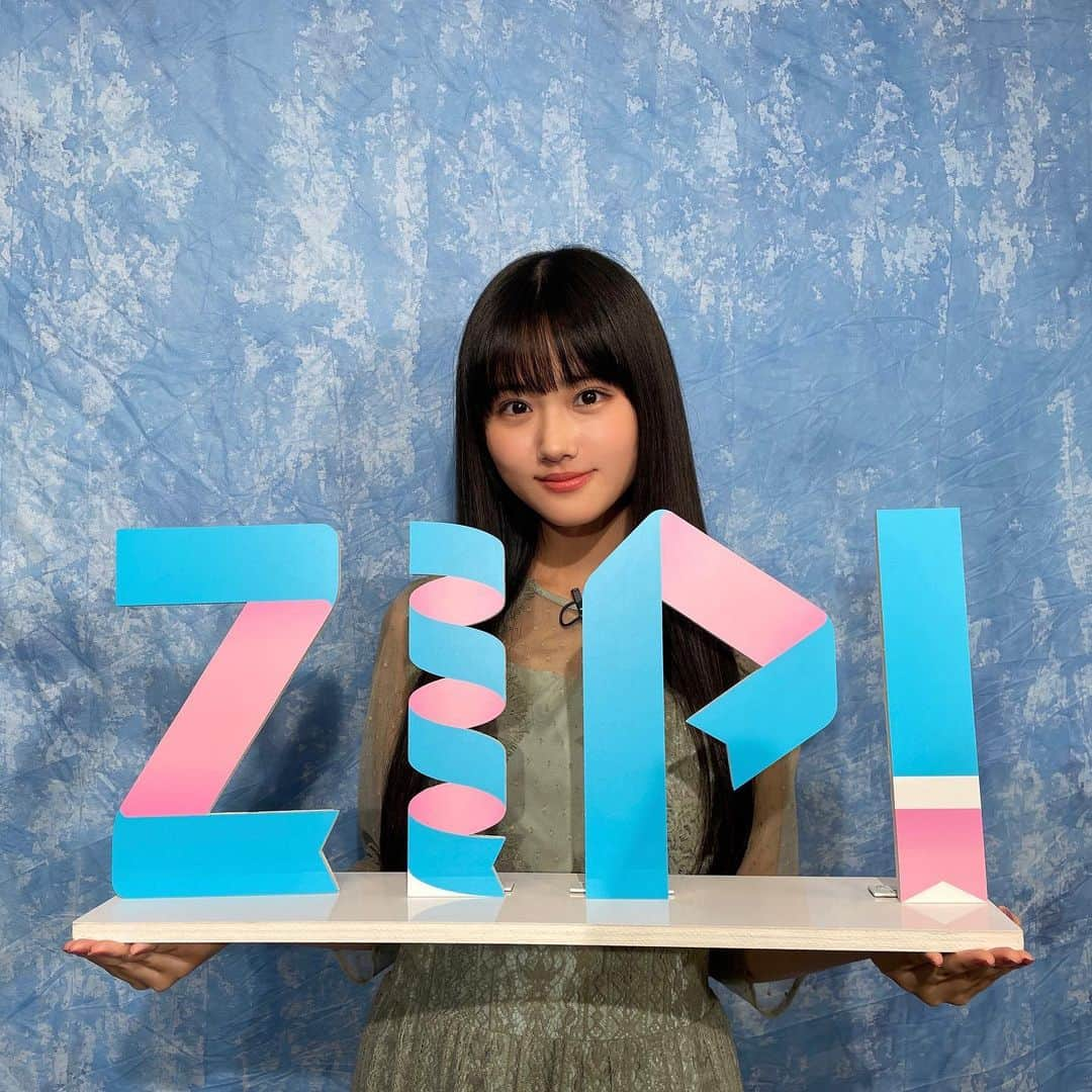 原菜乃華さんのインスタグラム写真 - (原菜乃華Instagram)「ZIP! 10月の金曜パーソナリティを務めさせていただくこととなりました！ 今からとっても緊張…あたたかく見守って下さいっ！」10月5日 9時02分 - nanoka_hara_official