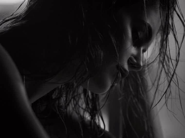 のインスタグラム：「@zara film directed by the incredible @fabienbaron cinematography by genius philippe le sourd 🖤」