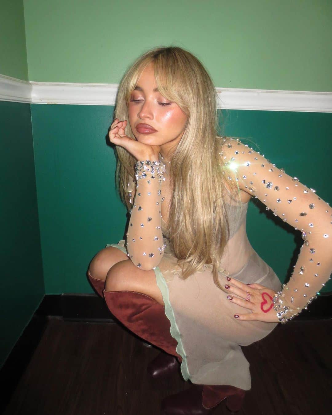 サブリナ・カーペンターのインスタグラム：「rapping around town」