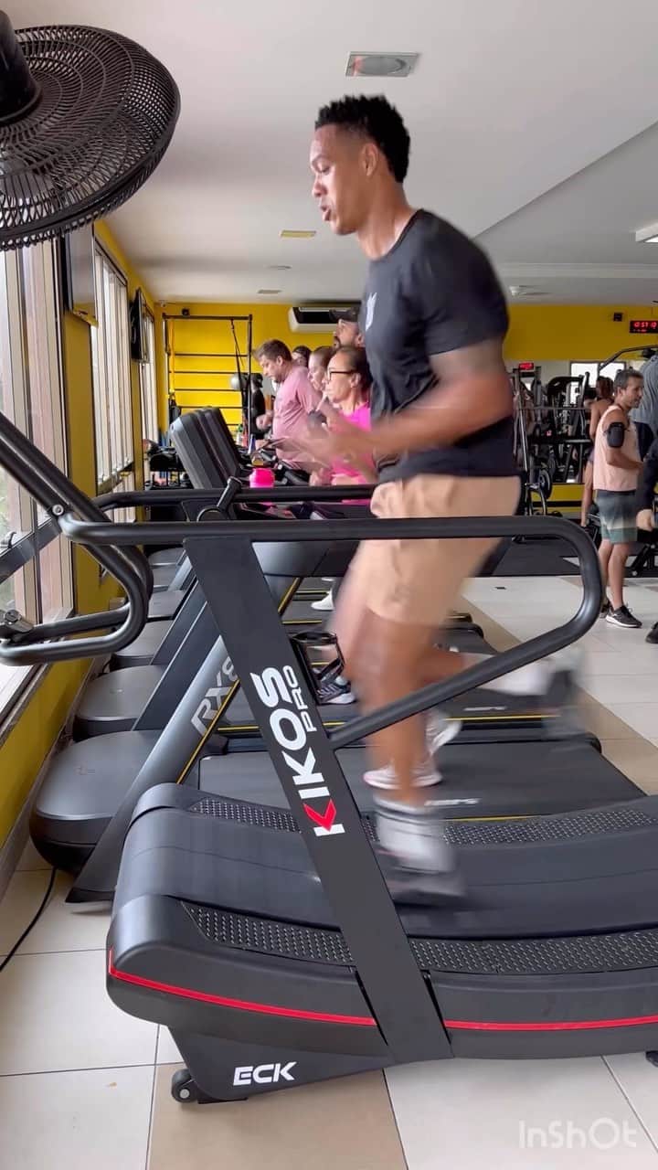 アンデルソン・バンバのインスタグラム：「Treino feito✅💪🏼」