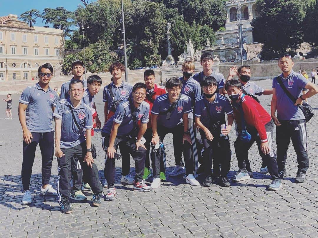 西嶋弘之さんのインスタグラム写真 - (西嶋弘之Instagram)「最終日、ほんの少しだけイタリア観光。  古代ローマの歴史をちょろっと肌で感じることができました。  このような時間まで作っていただき、感謝です。  トルコ・イスタンブールまできました。 トランスファー中。  ここから羽田まで約12時間。  無事に帰国できますように。。。  #cpサッカー  #cpサッカー日本代表  #3位 #銅メダル #イタリア #ローマ観光 #イスタンブール #トランスファー  #西嶋弘之」10月5日 7時25分 - hiroyukinishijima6