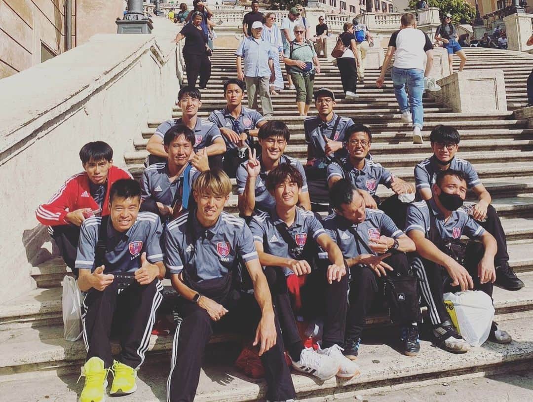 西嶋弘之さんのインスタグラム写真 - (西嶋弘之Instagram)「最終日、ほんの少しだけイタリア観光。  古代ローマの歴史をちょろっと肌で感じることができました。  このような時間まで作っていただき、感謝です。  トルコ・イスタンブールまできました。 トランスファー中。  ここから羽田まで約12時間。  無事に帰国できますように。。。  #cpサッカー  #cpサッカー日本代表  #3位 #銅メダル #イタリア #ローマ観光 #イスタンブール #トランスファー  #西嶋弘之」10月5日 7時25分 - hiroyukinishijima6