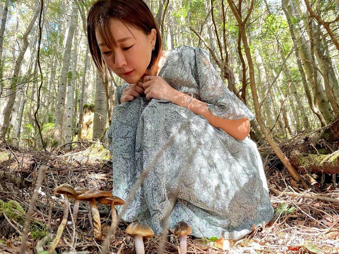羽生アリサのインスタグラム：「☺️🍄🌿✨  動画もちょこちょこ撮ってこれたので、YouTube出来上がったらチェックしてみてもらえたら嬉しいです☺️🌿  今日から編集してるよ☺️✨」