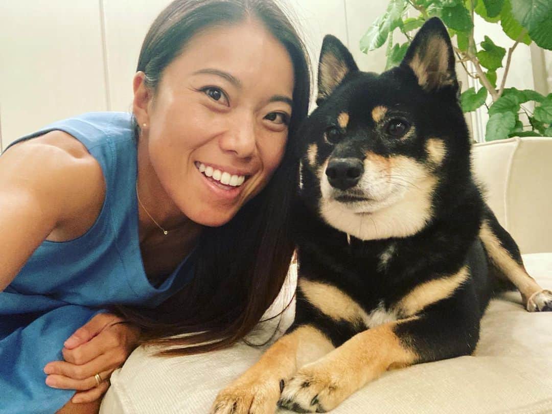 中山三奈のインスタグラム：「おはようございます😊 中山三奈のオフィシャルページとして、個人からマネージメント会社にアカウントを引き継ぎました。 今までとは違った角度から、みなさんに情報発信をしていけたらと思います💪✨ よろしくお願いいたします🥰  #東広野ゴルフ倶楽部 #PCIソリューションズ #りーふねっと #BALDO #zenithputter #Srixon #asics #no1grip #jopgrip #タレックス #golf #golfswing #progolfer #golfislife #golfstagram #girlsgolf #instalike #golfgirls #プロゴルファー #中山三奈 #minanakayama #thankyou #yoga #yogini #yogainstructor #ヨガ #ヨギーニ #ヨガインストラクター #トレーニング #lululemon」