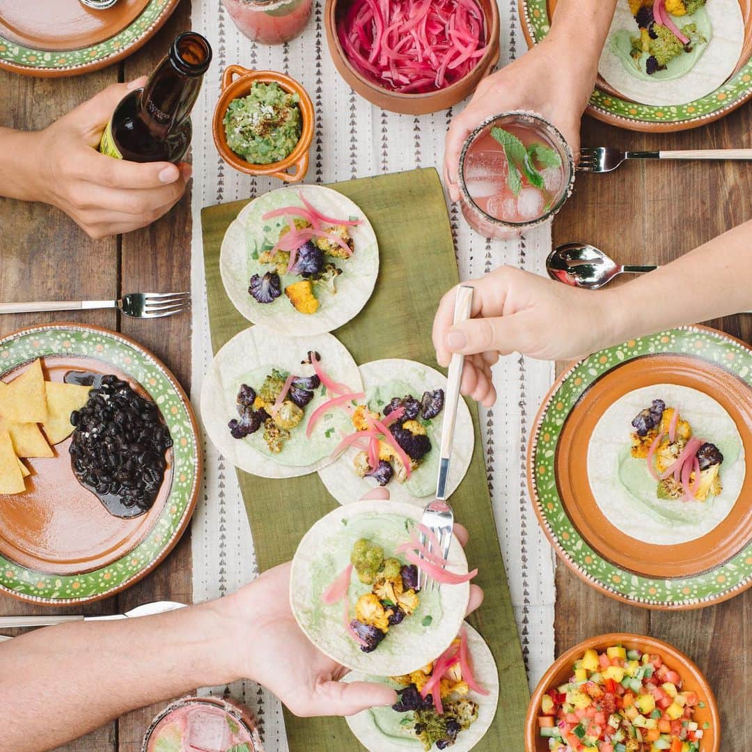 ティファニー・ティーセンのインスタグラム：「When #nationaltacoday lands on #tacotuesday … you celebrate! 🌮」