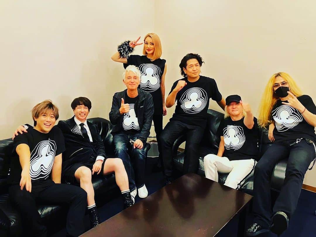 望月英莉加のインスタグラム：「みなさんありがとうございました♪  Nori Wataru Yamada Ken kimura shinnosuke Hideaki matsuoka Marc panther (globe) Erika mochizuki  chiaki oshima📷 #live #jpop #japanese #music #billboard #instalike」