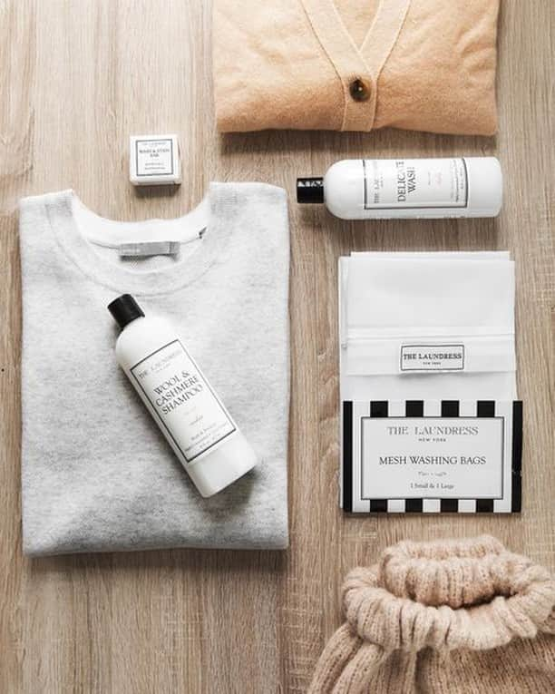 THE LAUNDRESS JPさんのインスタグラム写真 - (THE LAUNDRESS JPInstagram)「デリケートな衣類はメッシュバッグに入れてお洗濯を🧺  シルクやウール、カシミア等、デリケートな素材もTHE LAUNDRESSならご自宅でケアが出来ます◎ 手洗いだけでなく、ネットに入れればデリケートコースで洗濯機の使用も可能です👌 *事前にお洗濯表示をご確認ください！  THE LAUNDRESSの洗剤で、快適にオシャレを楽しみましょう👗✨  #thelaundress #thelaundressjp #ランドレス #ザランドレス #laundry #クリーニング #ランドリー #手洗い #洗濯 #洗濯日和 #家事 #シミ抜き #洗剤 #柔軟剤 #柔軟剤マニア #ファブリック #ウール #デリケート #シンプル #モノトーン #ドライクリーニング #カシミア #シルク  #詰め替え #sdgs #sdgs2030 #サステナブル #エコ #動物実験反対 #リサイクル」10月5日 19時05分 - thelaundressjp