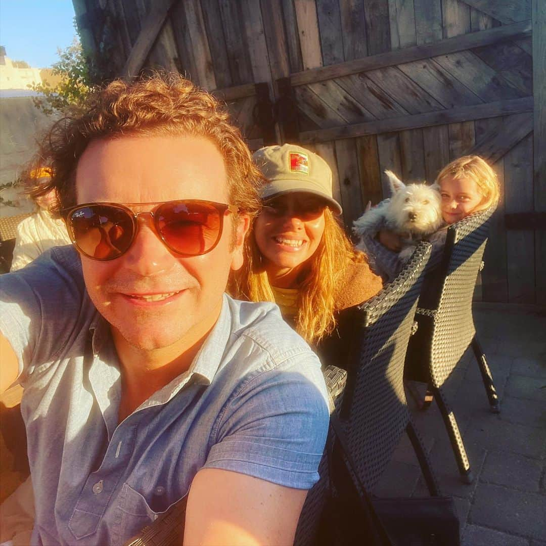 ダニー・マスターソンさんのインスタグラム写真 - (ダニー・マスターソンInstagram)「After a long two days in LA it’s coming home to these 3 perfect ladies that makes a boy smile.」10月5日 13時36分 - dannymasterson