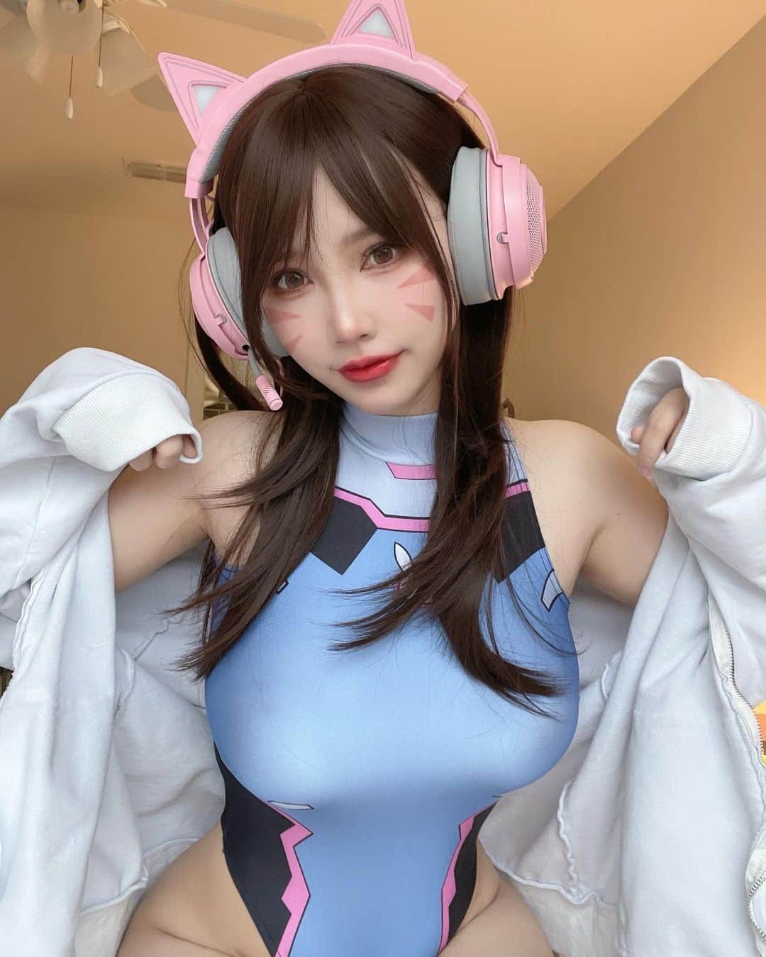 犬神洛洛子のインスタグラム：「🐰#dva #dvacosplay #dvaoverwatch #overwatch #overwatch2」