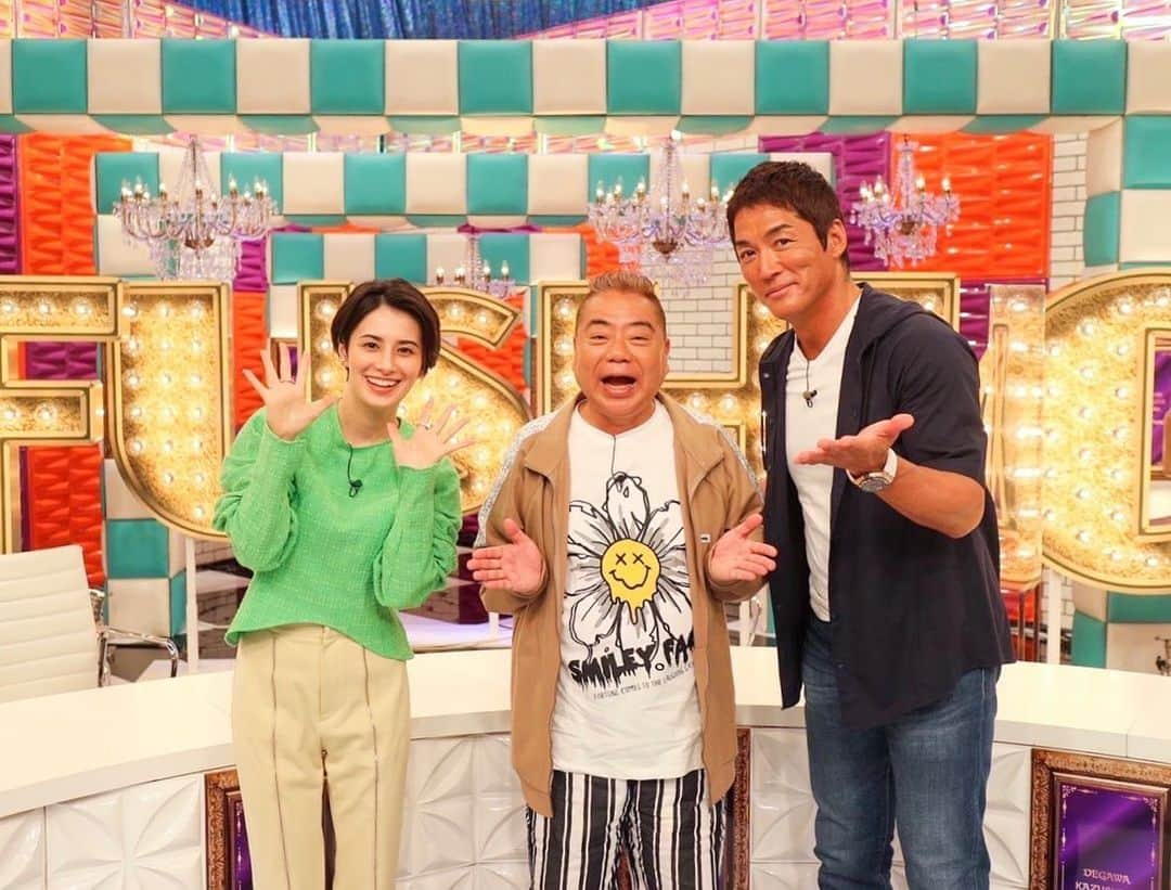 ホラン千秋のインスタグラム：「_ この度、テレビ朝日にて『出川一茂ホラン☆フシギの会』のレギュラー放送が決定しました🫢❣️まさかのです！笑 とにかく"不思議"にまつわる色々なことを3人で語り合います🤷‍♀️🤷🤷‍♂️自由すぎる一茂さんに、出川さんも私もどんな番組になるのか正直ドキドキ(ヒヤヒヤ)しています😂 初回は明日10/6(木)25:26スタート💓お楽しみに🥹」