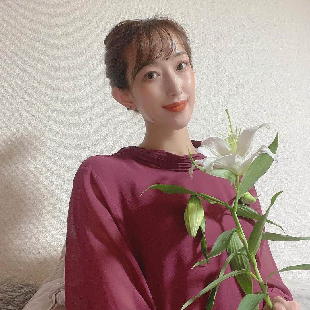 のインスタグラム：「⁡ 皆様にご報告です🕊𓂃𓈒◌𓏸 ⁡ . ⁡ 私事ではありますが、この度お腹に新しい命を 授かりました👶🍀 ⁡ 2年半、レギュラーをつとめた#ウメダFM 卒業の日の放送で、少しお伝えしたので 知って下さってる方もいるかもしれませんが..🥹🤍  今後はお仕事のペースを落としつつ 冬の出産に向けて準備を進めていきたいと思います🌱 . ⁡ 妊娠は、本当に神秘的だな🥹⸝⸝ 日々変化していく自分の身体とお腹の中の👶と 向き合う中で、しみじみ感じます💎 ⁡ ⁡ まずは、これまで📺や📡.SNSなどを通して 応援して下さった皆様♡ お世話になった、番組関係者の皆様♡ 事務所、友人、家族、大切な人たちへの 感謝の気持ちを胸に💞 ⁡ 今与えてもらった👶との貴重な時間を 大切に過ごしていきたいと思います🤰🌼 ⁡ . ⁡ 長くなりましたが、ひとまずご報告でした🤍 ⁡ . . ⁡」