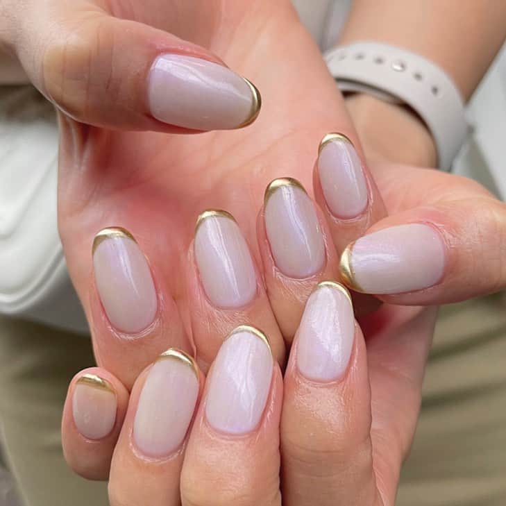のインスタグラム：「simple🤍  @_midnightswim_  @mo_mo_ka1994   #nail#nails#nailart#naildesign#frenchnails#ネイル#ネイルデザイン#フレンチネイル#ウェディングネイル#結婚式ネイル」
