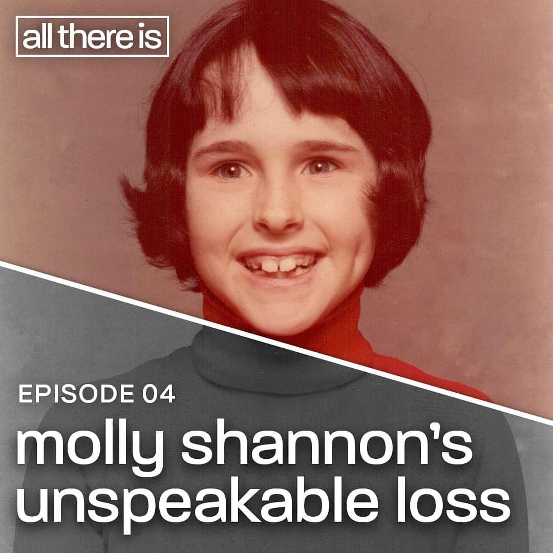 アンダーソン・クーパーのインスタグラム：「Episode 4 of my podcast, All There Is, is now available! I talk with @theofficialsuperstar about the death of her mom, baby sister, and cousin who were killed in a car crash when she was 4. Her dad was driving. Molly survived the crash, but that early loss changed her forever. It’s a very personal, and at times very funny, discussion about the sometimes unusual ripple effects of grief.」