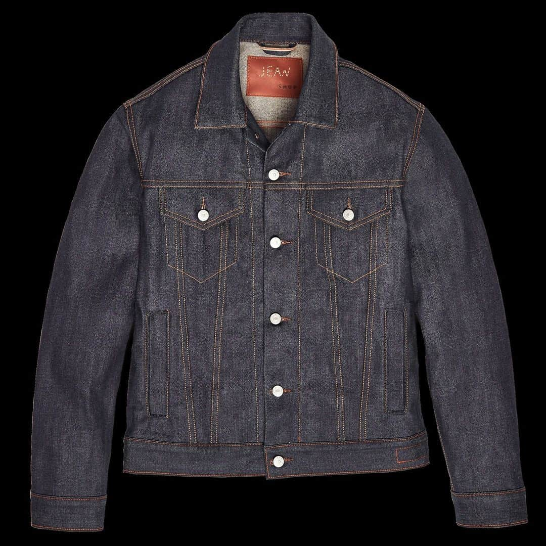 ジーンショップのインスタグラム：「Not every jean jacket is the same. only the details of a famous v-shape panel denim jacket can start to tell you the truth if it is a shoddy mass-produced copy or a built-to-last authentic garment. The jean shop trucker jacket pays homage to the original type iii style while elevating the product specifications to a new level of quality and workmanship.  #jeanshop #selvage #selvagedenim #typeiiijacket」