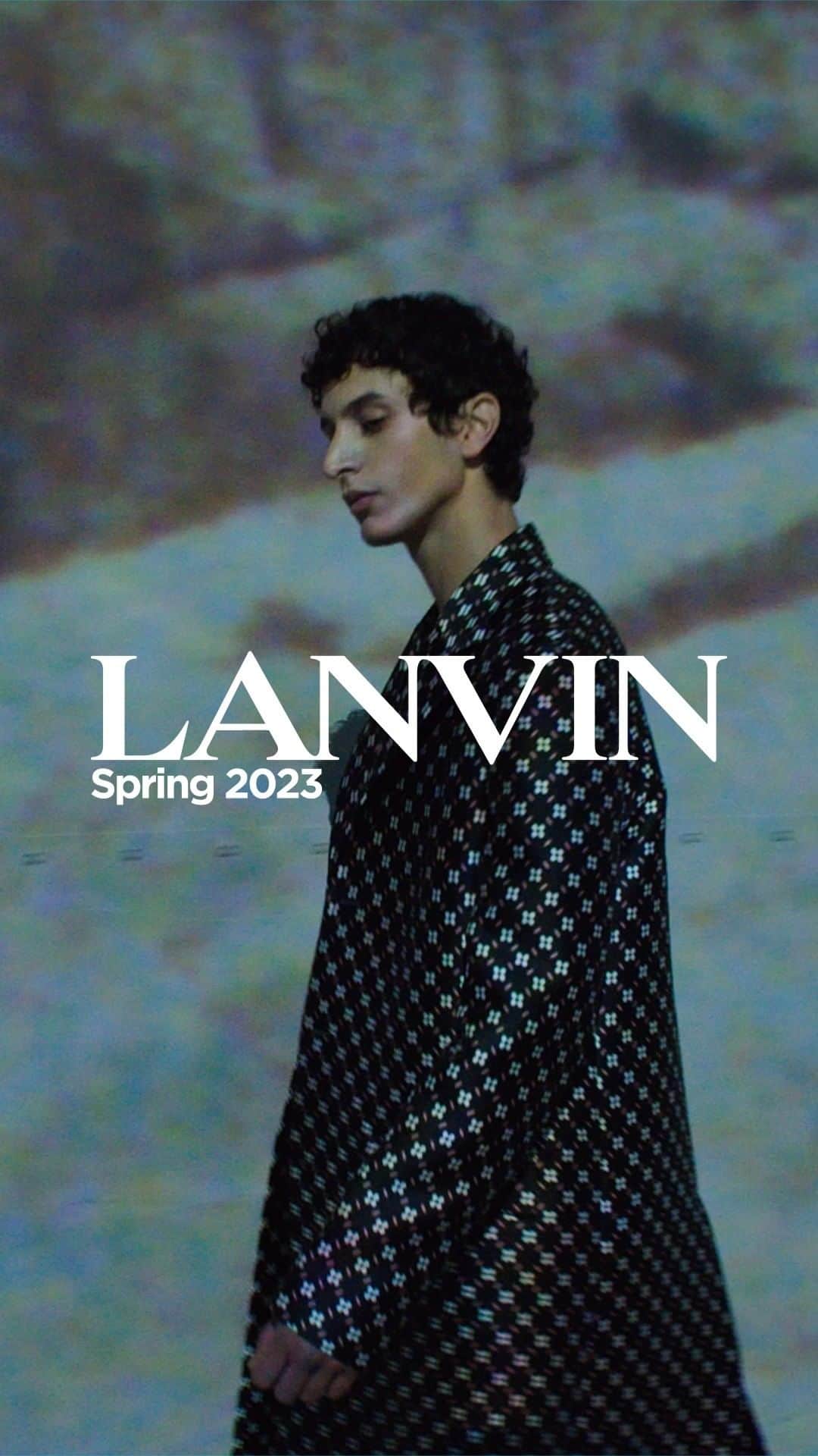 ランバンのインスタグラム：「LANVIN Spring 2023  The Spring 2023 collection celebrates the reconnection of humanity and the poetry of nature, creating a contemporary wardrobe.  #LANVIN #LANVINSPRING2023」