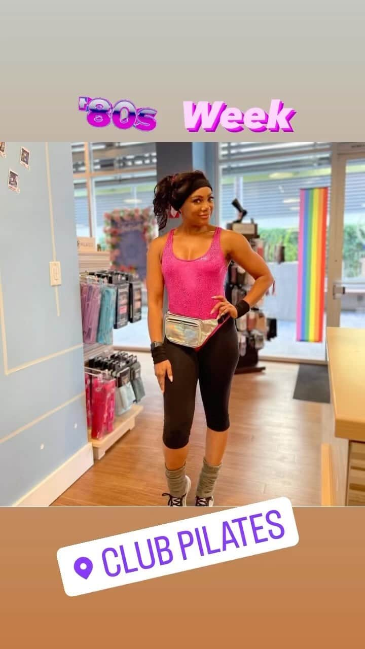 ティファニー・ハインズのインスタグラム：「#TBT To the best week everrrrr! Thanks to all my friends at @clubpilates_weho for making 80s week such a great time! We kilt it! 😂😜🥰💪🏽」