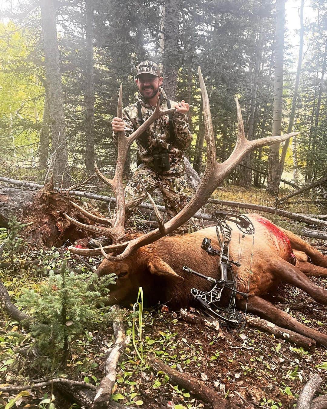 ブライアン・ハーマンのインスタグラム：「There is nothing better in the outdoors than bugle elk hunting the high country. Credit @kevin_kisner for the camera work.」