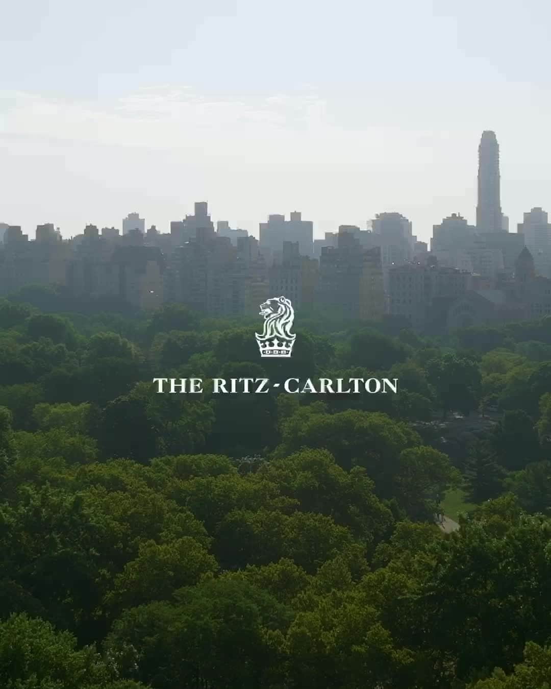 のインスタグラム：「Share a landmark escape, defined by modern refinement and iconic open spaces at The Ritz-Carlton #NewYork, Central Park.」