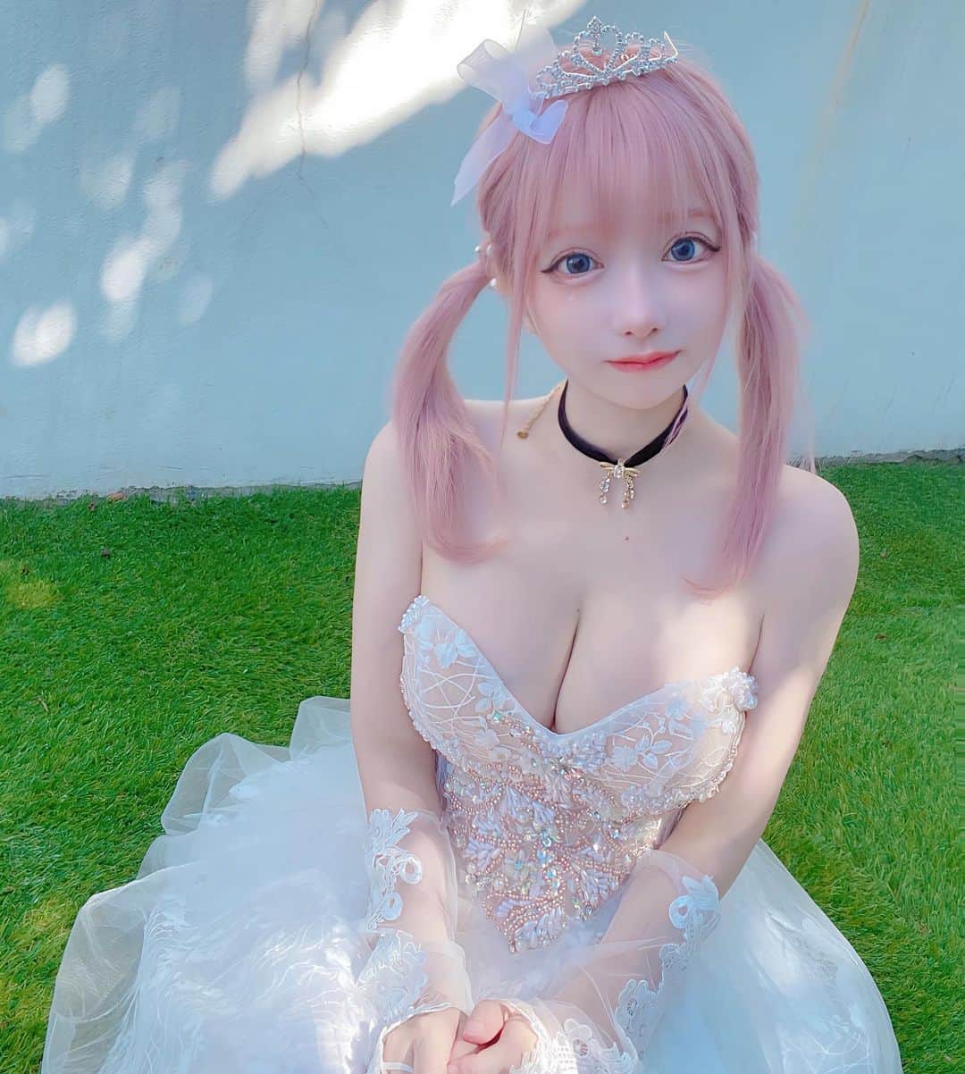 のインスタグラム：「貰ってくれますか？♡  ｡.｡:+* ﾟ ゜ﾟ *+:｡.｡:+* ﾟ ゜ﾟ *+:｡.｡.｡:+* ﾟ ゜ﾟ *+ ✼  #コスプレイヤー #コスプレ女子 #model #cosplay #cosplaygirl #cosplayer #japanese #japanesecosplayer #japanesecosplay #cosplayersofinstagram #코스플레이어 #角色扮演者 #角色扮演」