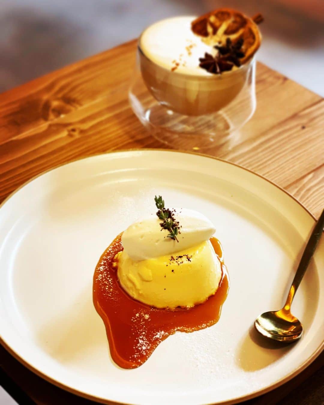 のインスタグラム：「いつかのぷりん。 たまーに可愛いものも食べてます。こう言うのが映えるってことは一応知ってはいるの🤣  コメント後ほど返します」