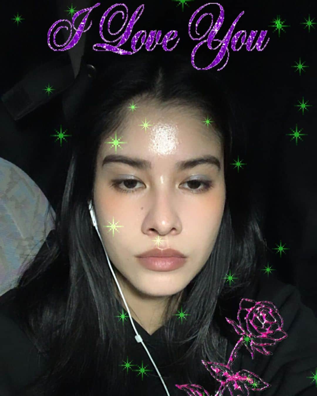 のインスタグラム：「I hope this finds the right audience 🥀」