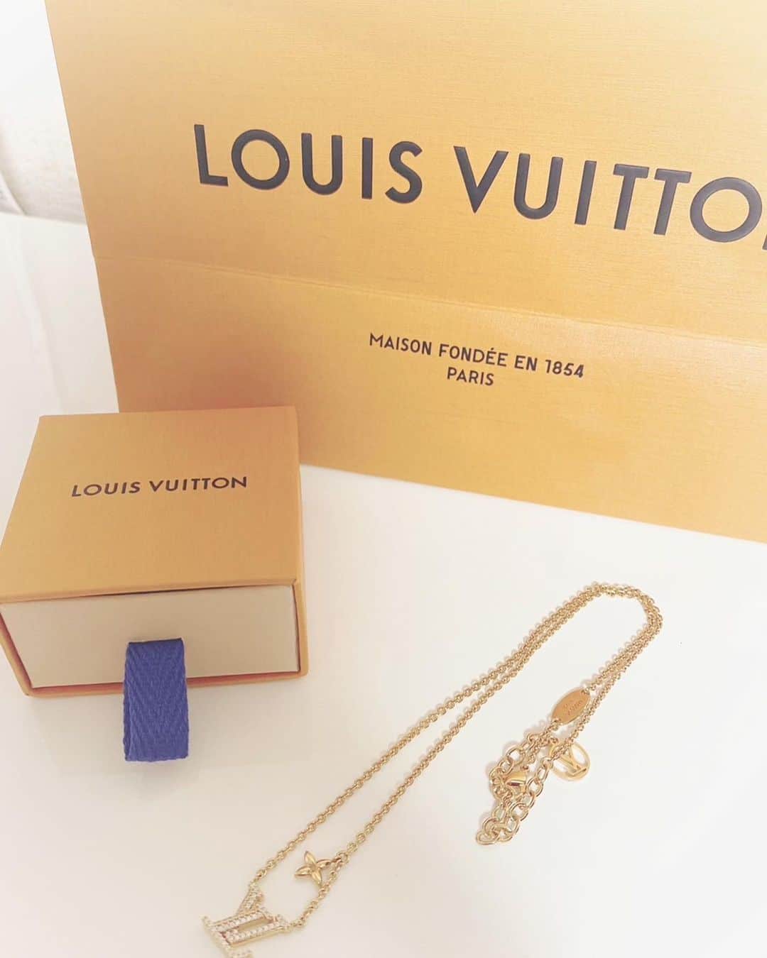 深野ひなのインスタグラム：「ありがとうマイマザー❤︎  #louisvuitton #ネックレス」