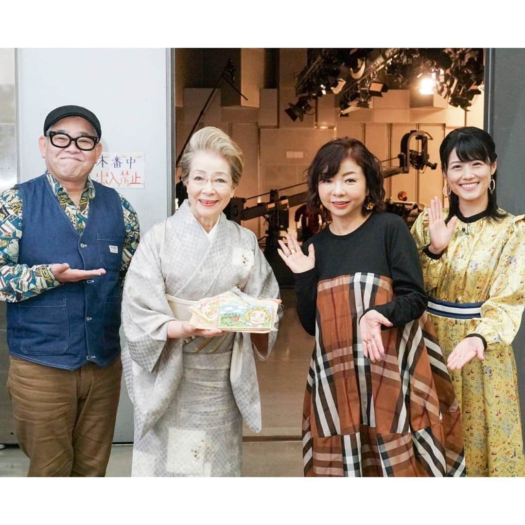 モモコさんのインスタグラム写真 - (モモコInstagram)「大好きなヘレンさん❤️ 76歳になられました☺️ おめでとうございます㊗️  私が毎年働く目標の年を1年ずつ増えて行く日❗️ ヘレンさんがお元気で、綺麗で、いつもパッと面白く、後輩達に気を配り、丁寧な生き方を見せていただいてます💓 毎年ヘレンさんまで働こうと思います❗️ よろしくお願いします。  #ハイヒールモモコ #👠 #👠🍑 #CHANEL #シャネラー #グルメ #アメブロ  #YouTube #モモコ新聞 #西川ヘレン さん #10月6日 #お誕生日  #モモコのohソレみーよ #しげちゃんもいるよ」10月6日 18時16分 - highheel_momoko