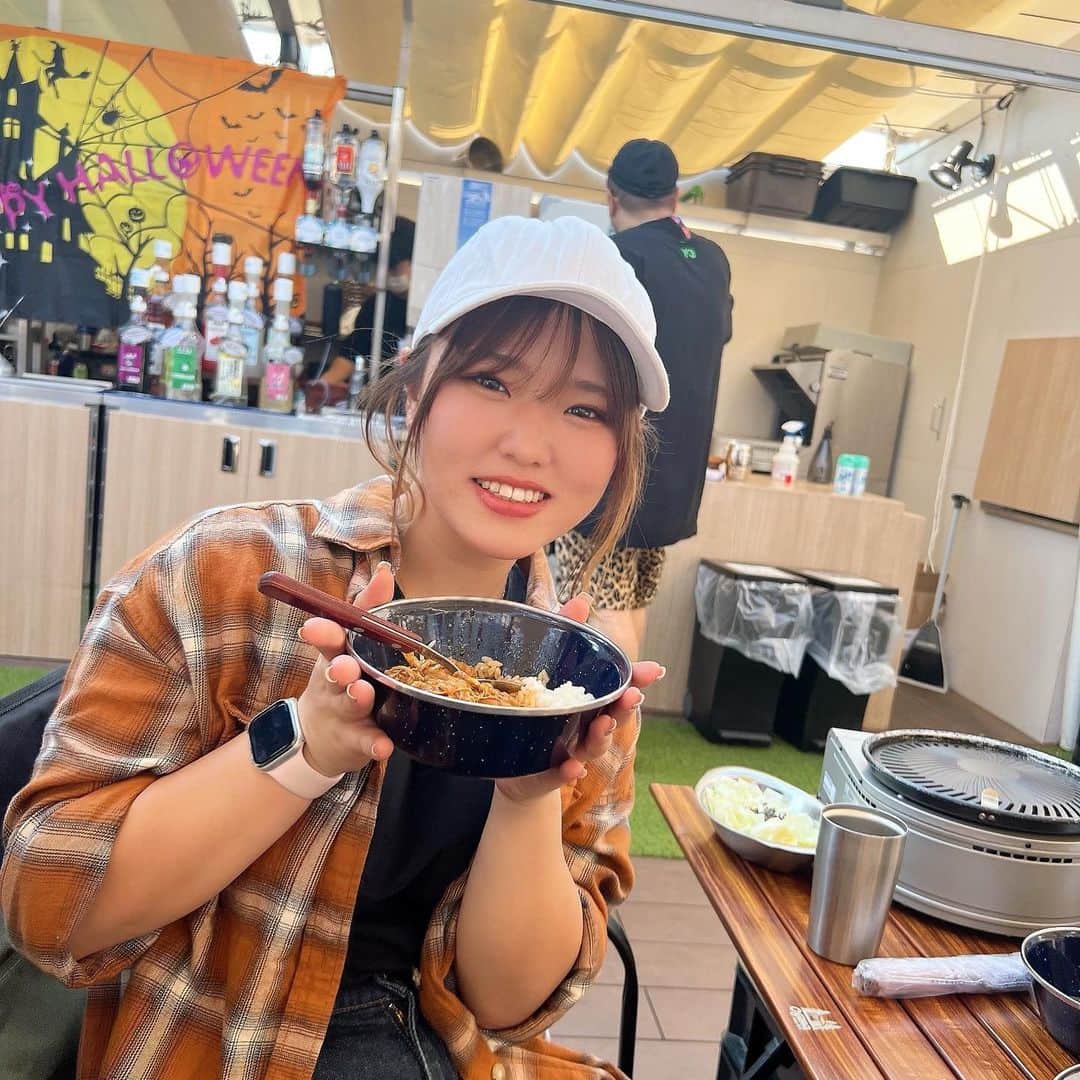 仙石來夢のインスタグラム：「めちゃめちゃ寒いですね🍂🌕 体調には気をつけてくださいね！！ #秋#秋コーデ#チェックシャツ#アウトドア #キャップコーデ #follow #カレーライス #BBQ#アウトドアコーデ #アウトドア女子」