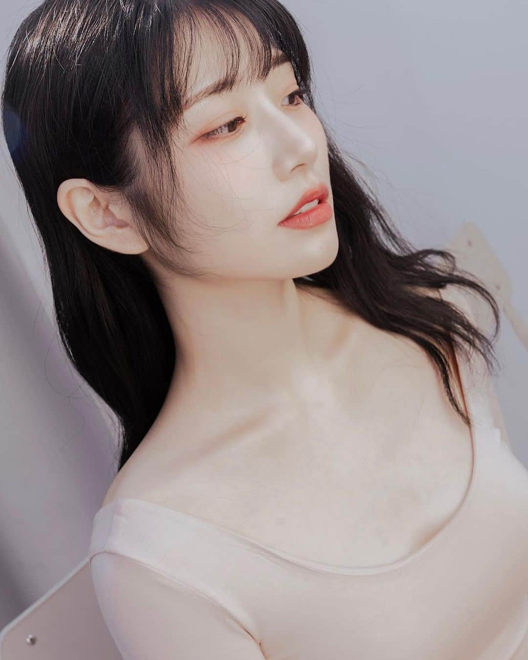 河北彩花さんのインスタグラム写真 - (河北彩花Instagram)「⁡ 先日韓国でお仕事が発表されました❤️❤️ ⁡ 「Espacia Korea」さんとの 電子書籍第一弾が発売されました📸´- ⁡ 今回のコンセプトは"若妻"で韓国で流行しているニュータウンドレスを着ました👗♡ ⁡ ⁡ 今後もどんどん発売されます🙏🏻 第二弾もお楽しみにしていて下さい☺️ ⁡ www.jp.espaciakorea.com（日） www.espaciakorea.com（韓） www.en.espaciakorea.com（英） www.tw.espaciakorea.com（中） ⁡ ⁡ Espacia Korea와 함께한 첫화보가 출시되었어요 ❤️ ⁡ 첫번째 컨셉은 한국에서 유행하는 'New Town Dress'를 입어봤어요 잘 어울리나요? 💭 앞으로 나올 화보들도 기대해주세요♡゛」10月6日 21時06分 - saika_kawakita__official