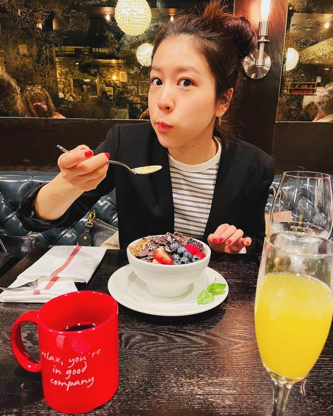 村元哉中のインスタグラム：「🫐🍓+🍫＝😋💯」